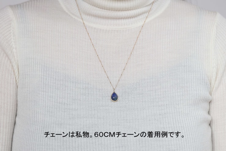 バイカラータンザナイトペンダントヘッド着用